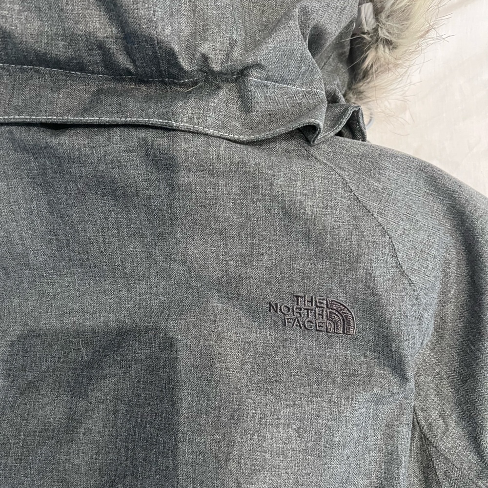 The North Face Arctic Parka, Size Large - Picture 8 of 8
